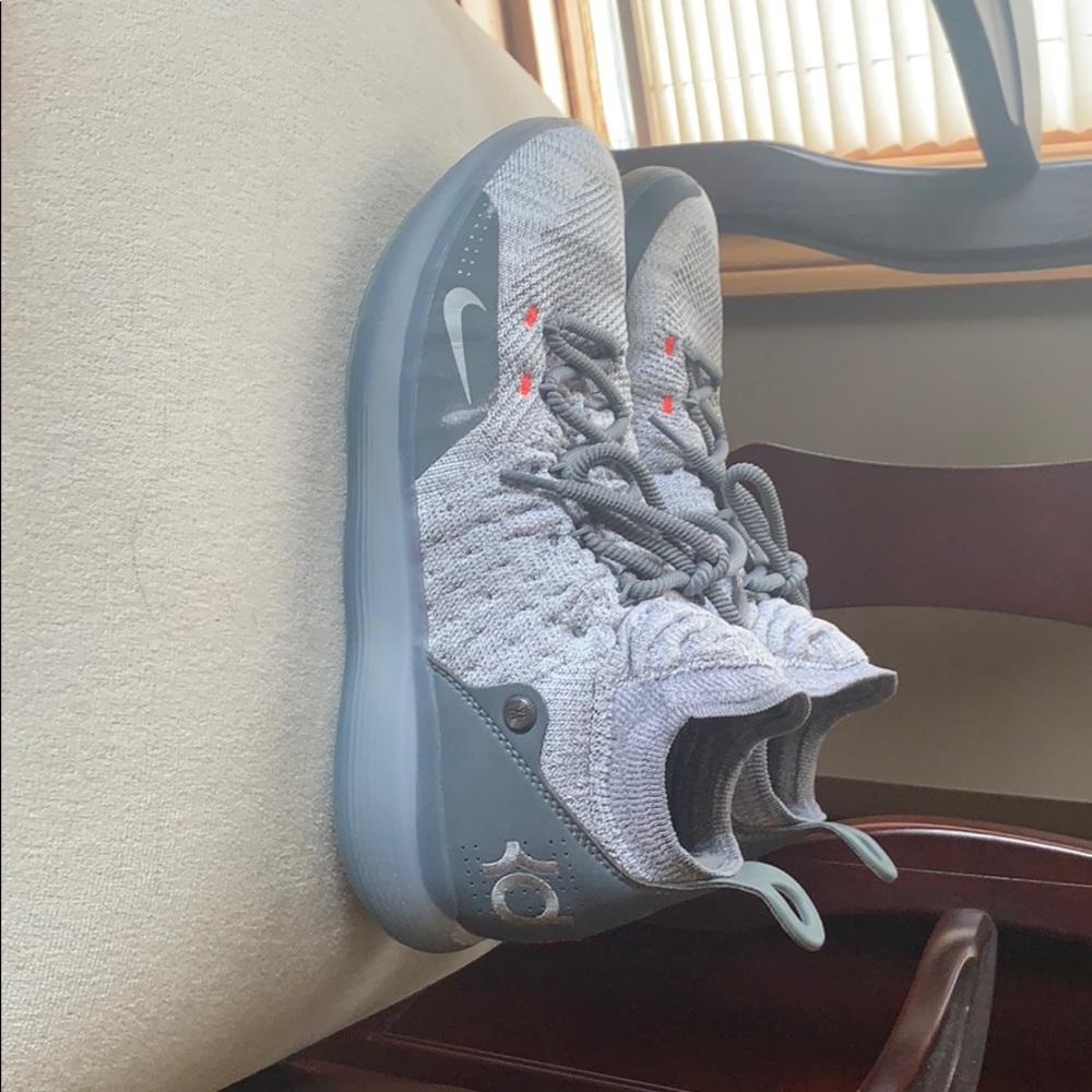 Nike Basketball KD 11 grey colour way